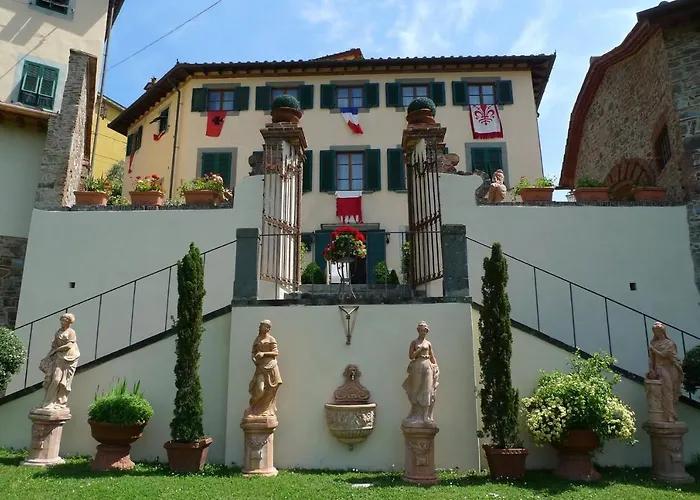 Anacleto Via Castello 48 *
